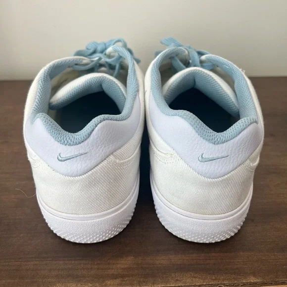 Nike White and Blue Sneakers Low-Top Casual - Picture 3 of 3